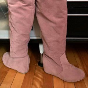 Botte vieux rose en haut des genoux.